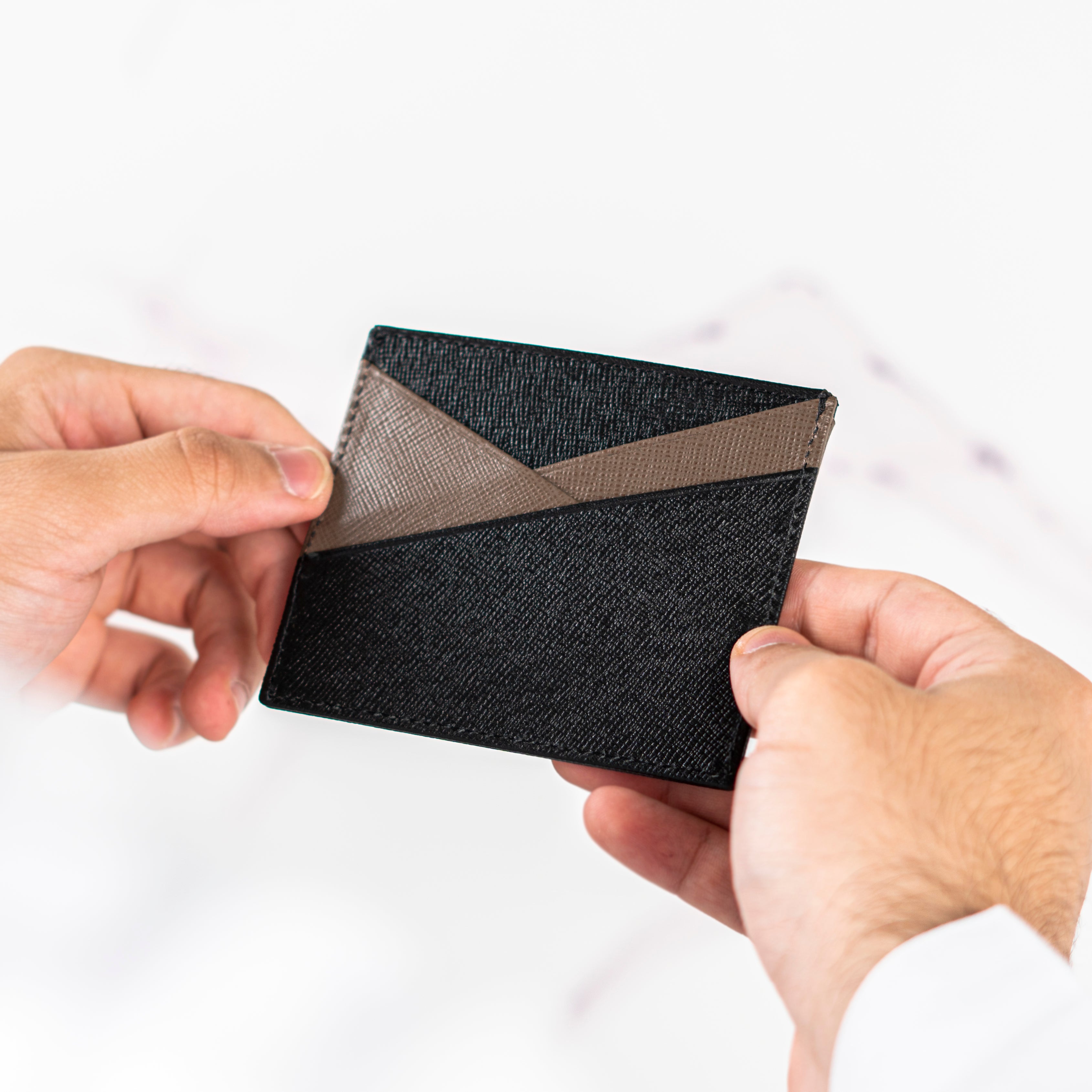 حامل البطاقات W-5202