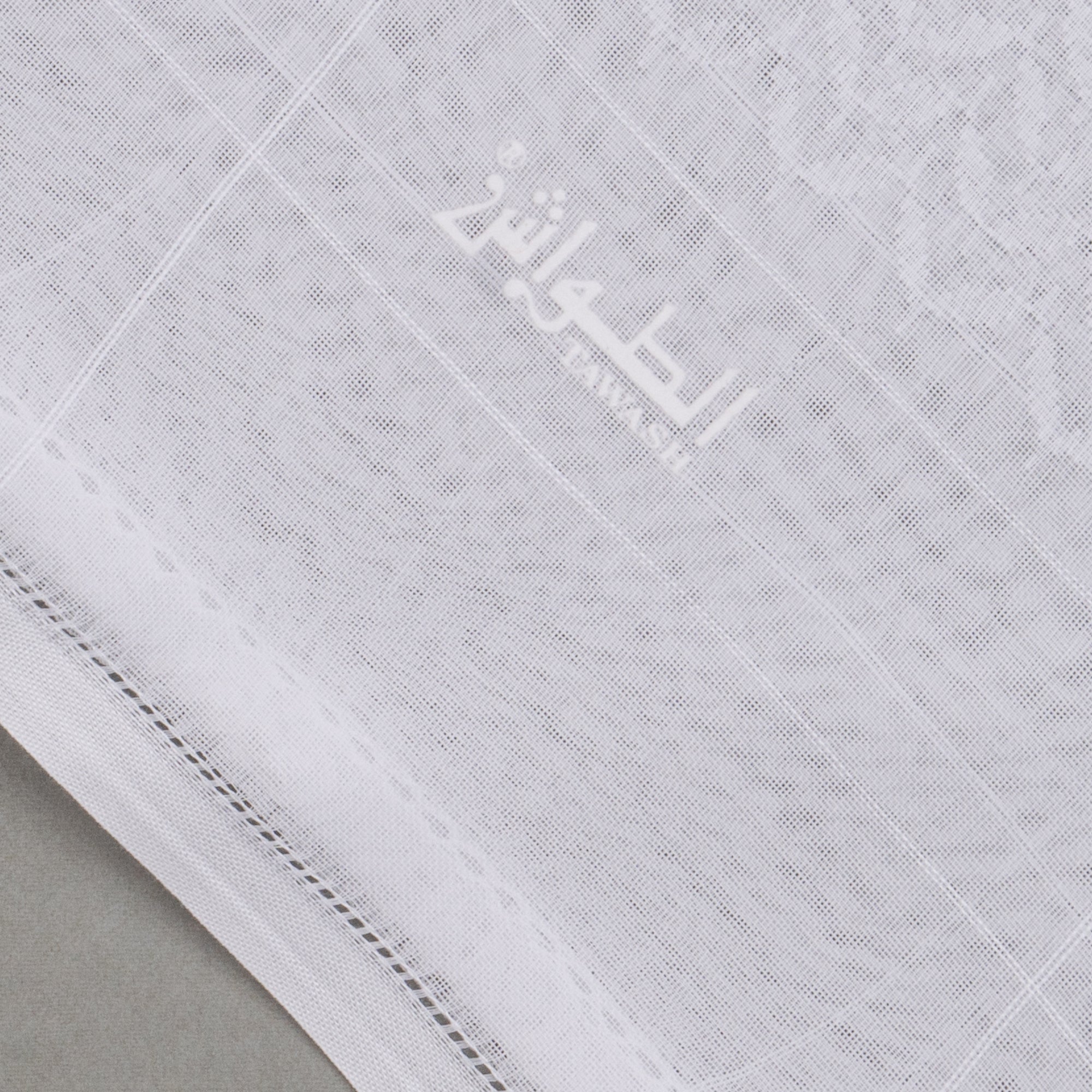 شماغ طواش أبيض W2