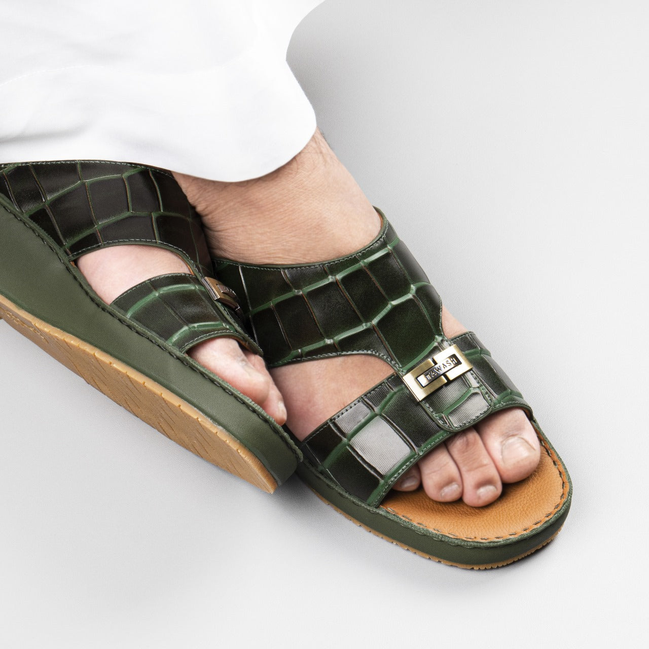 3446 نعال جلد التمساح