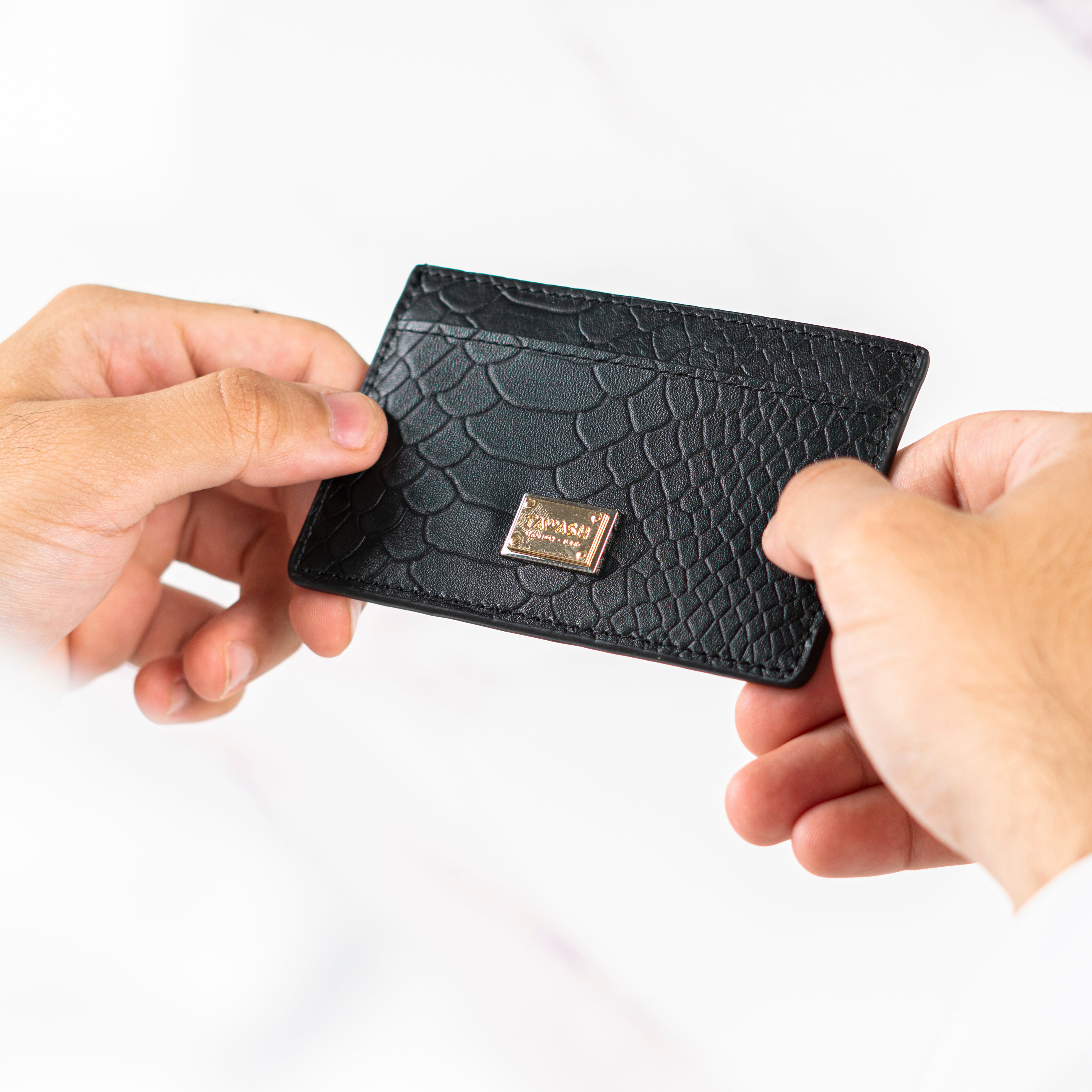 X03-1 حاملة بطاقات من جلد طبعة التمساح