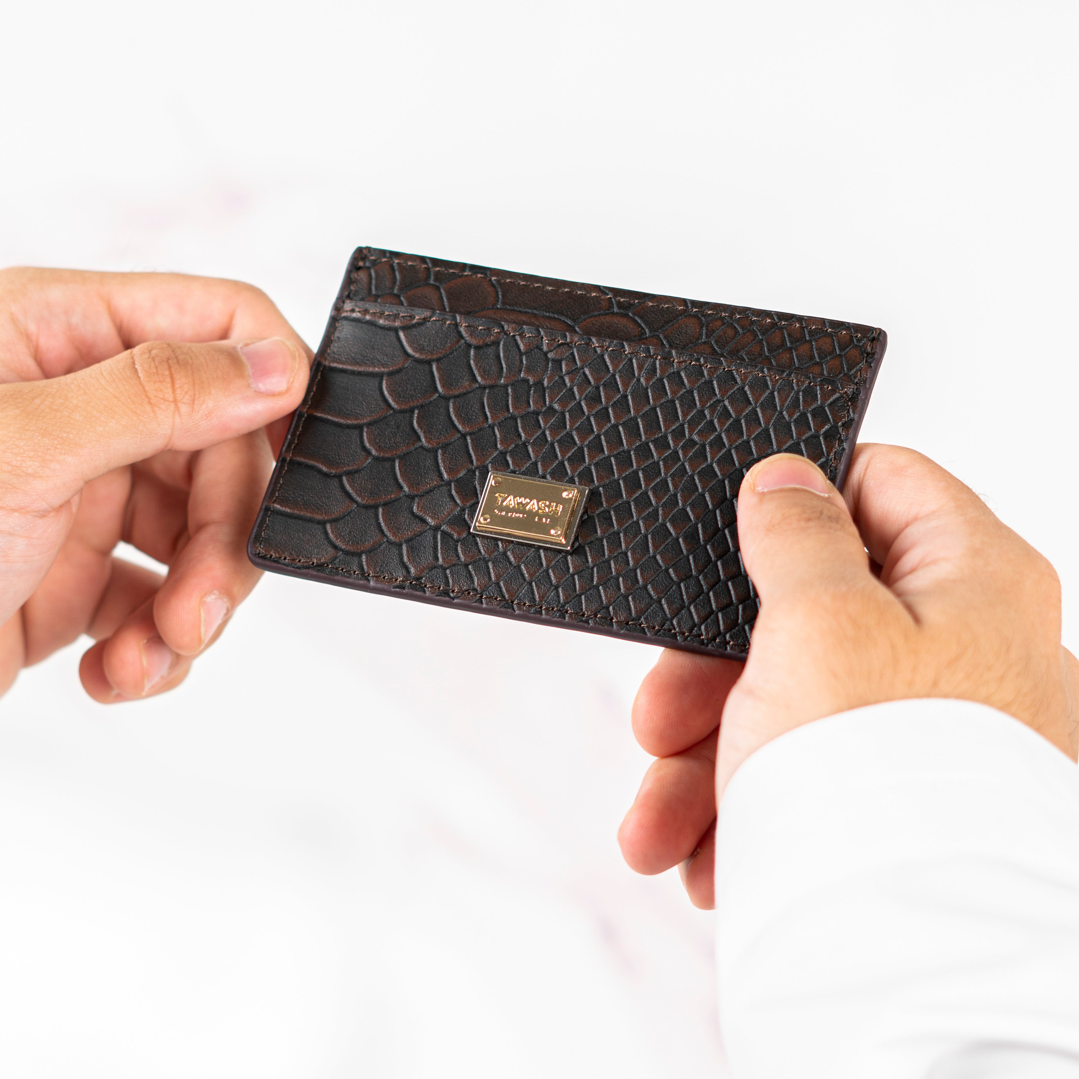 X03-1 حاملة بطاقات من جلد طبعة التمساح