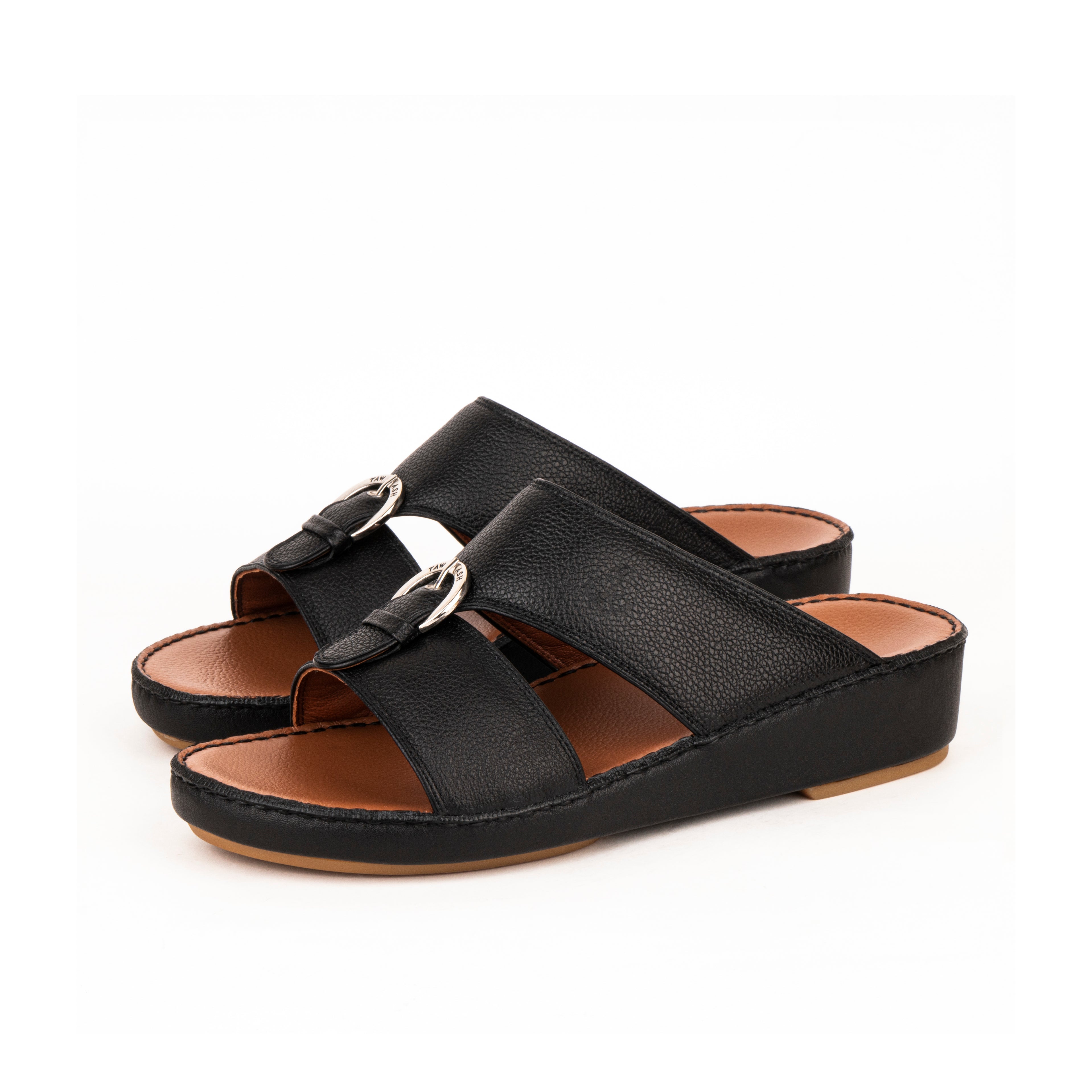 نعال ولادي جلد اسود