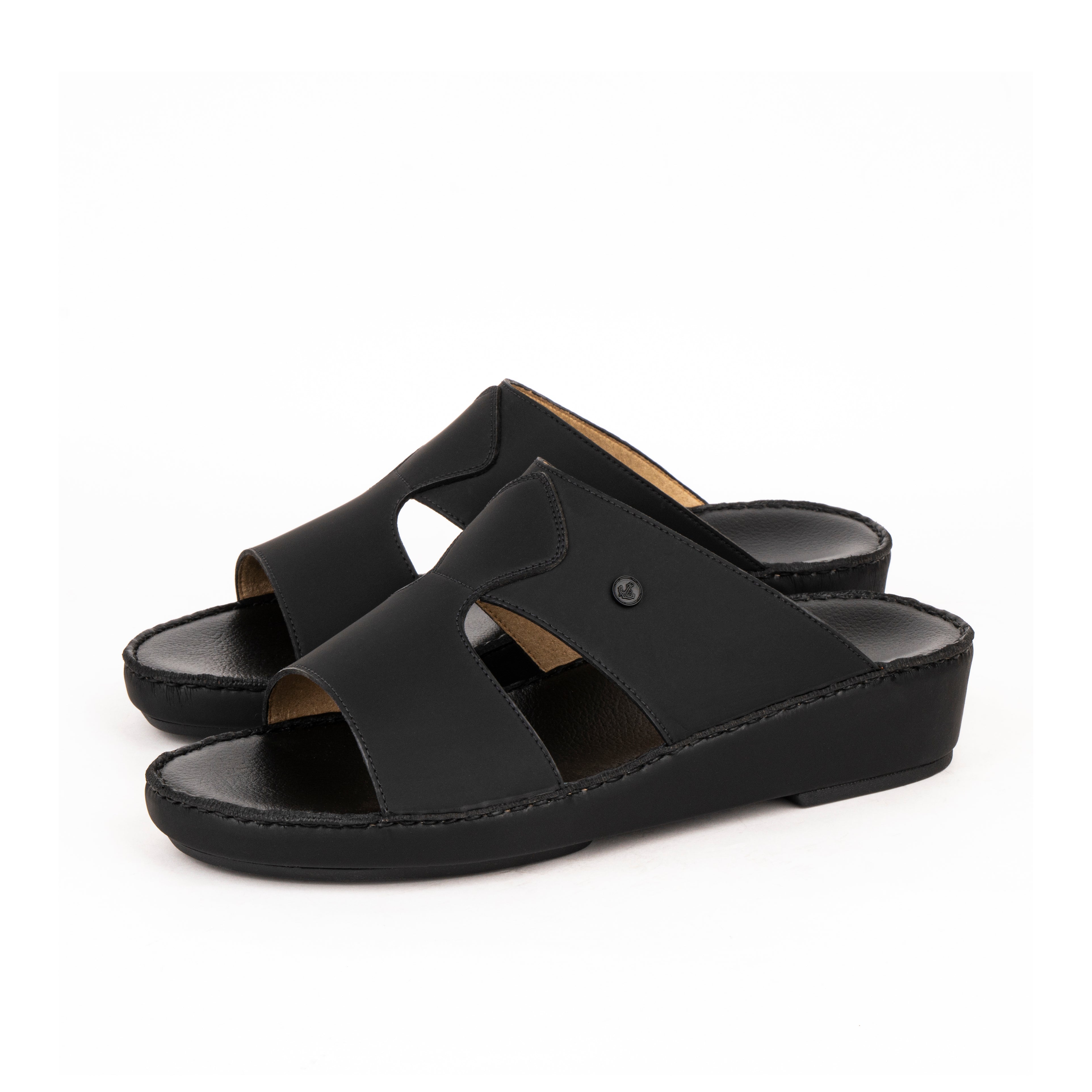 نعال أولادي جلد فاخر بتصميم كلاسيك اسود مطفيي