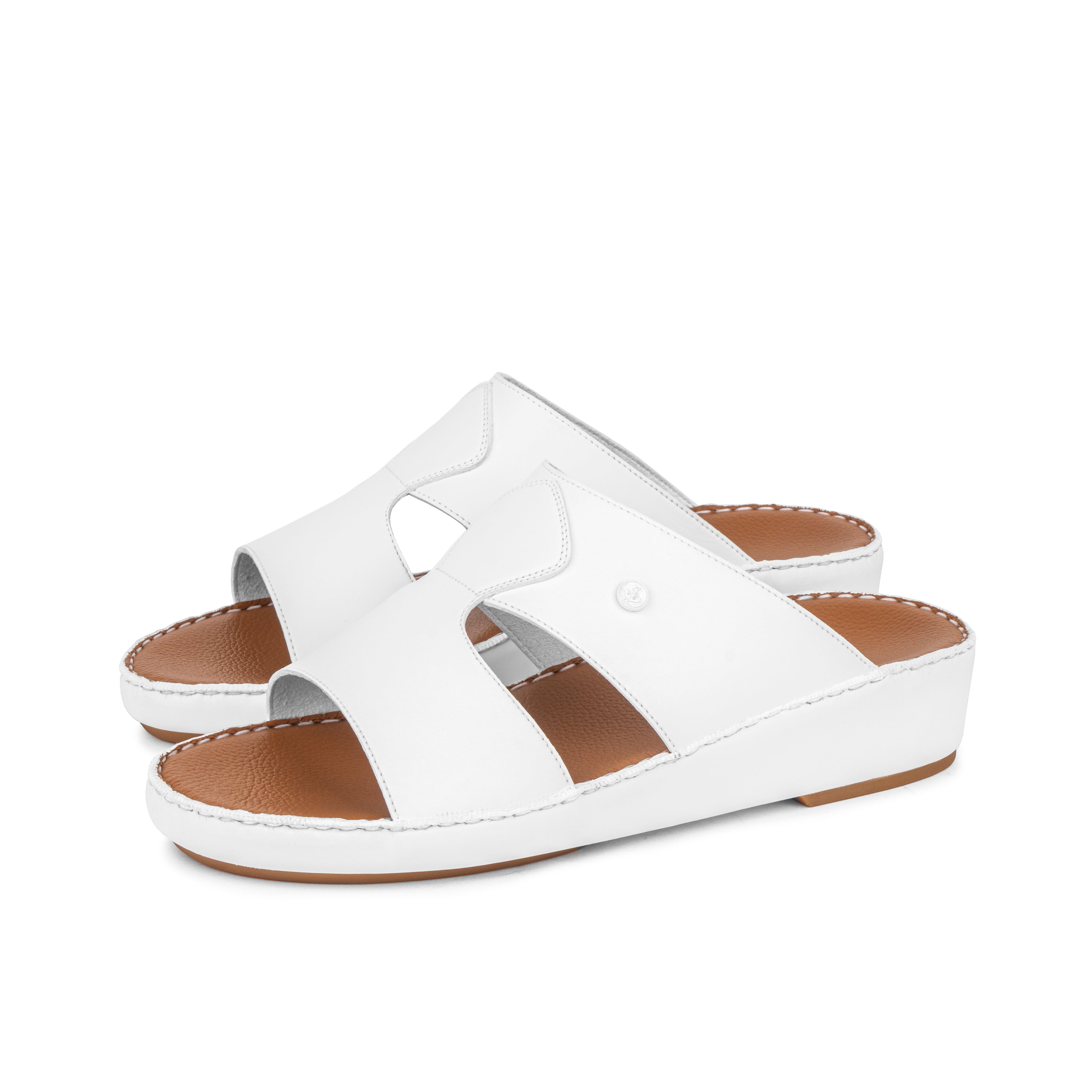 نعال أولادي جلد فاخر بتصميم كلاسيك ابيض