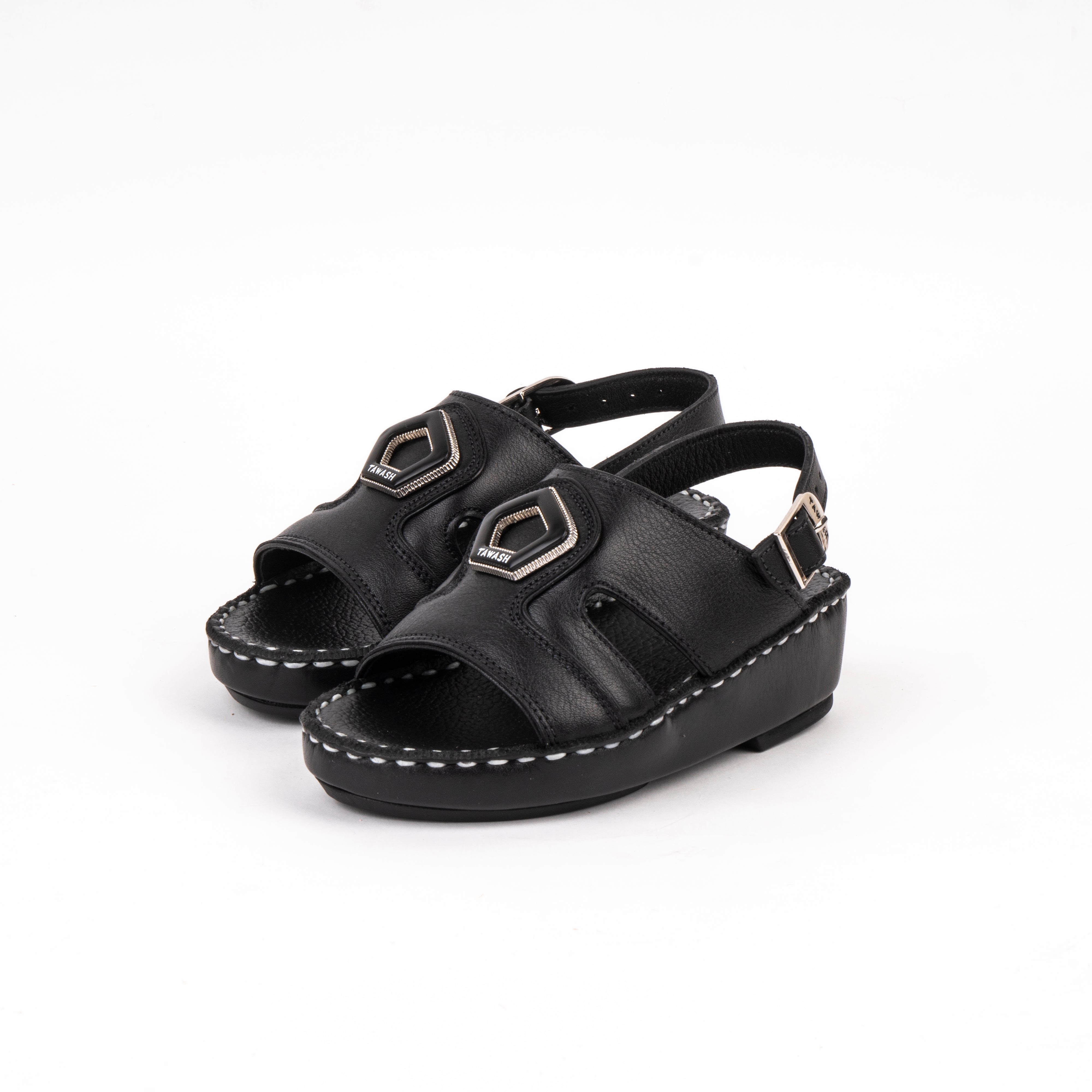 صندل ولادي اماراتي تتوارثه الأجيال