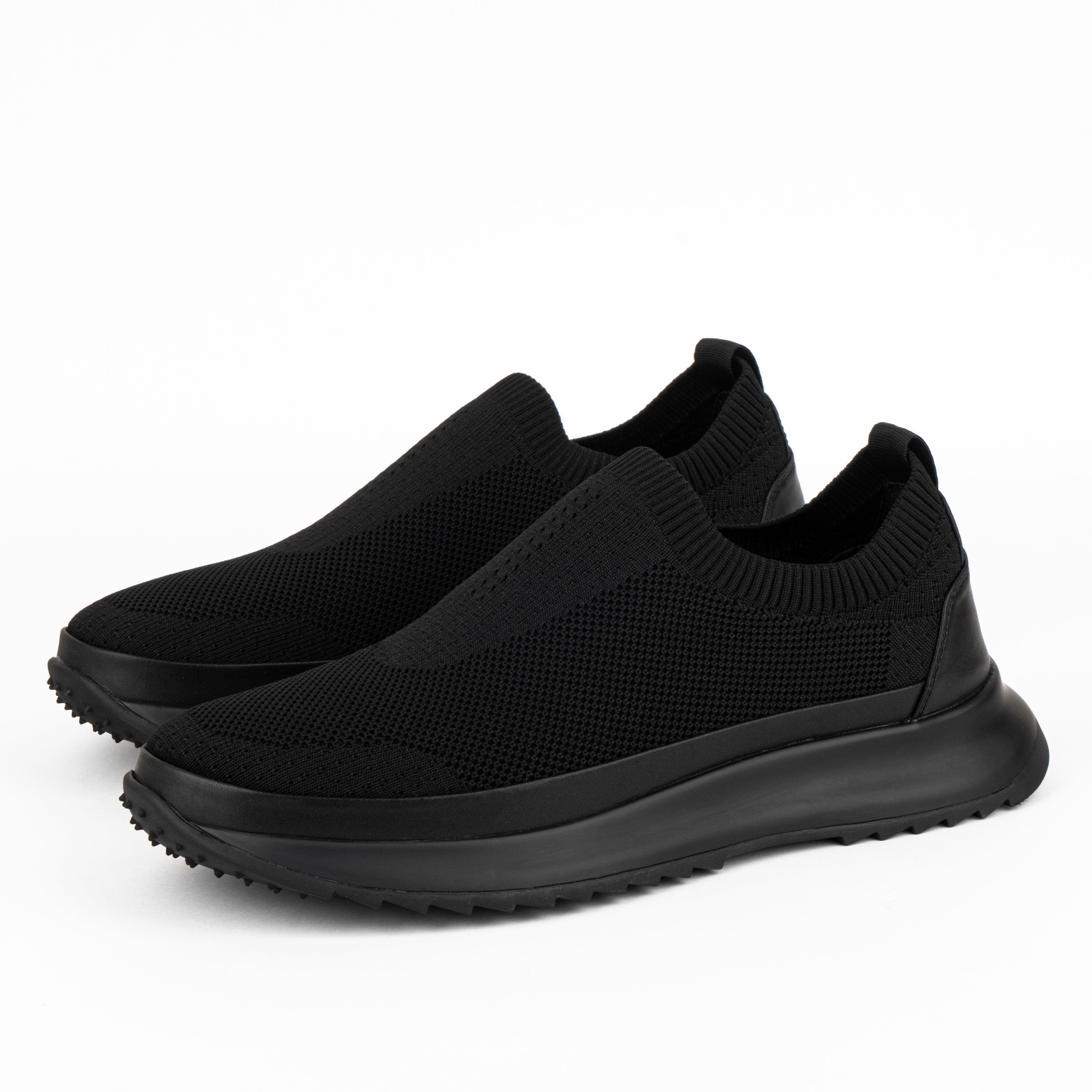 جوتي رياضي لون اسود