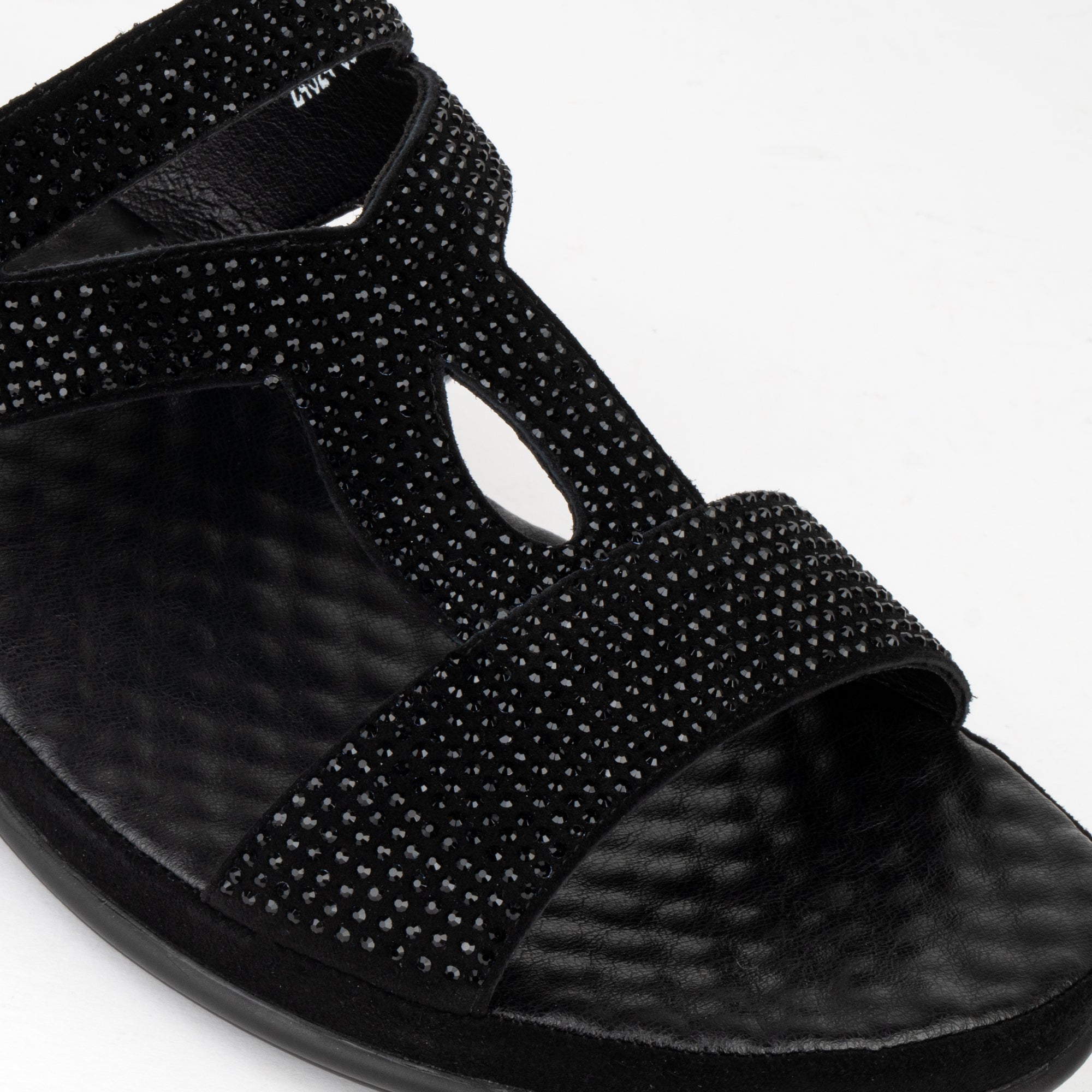 Z4024 LADIES FLAT SANDALS